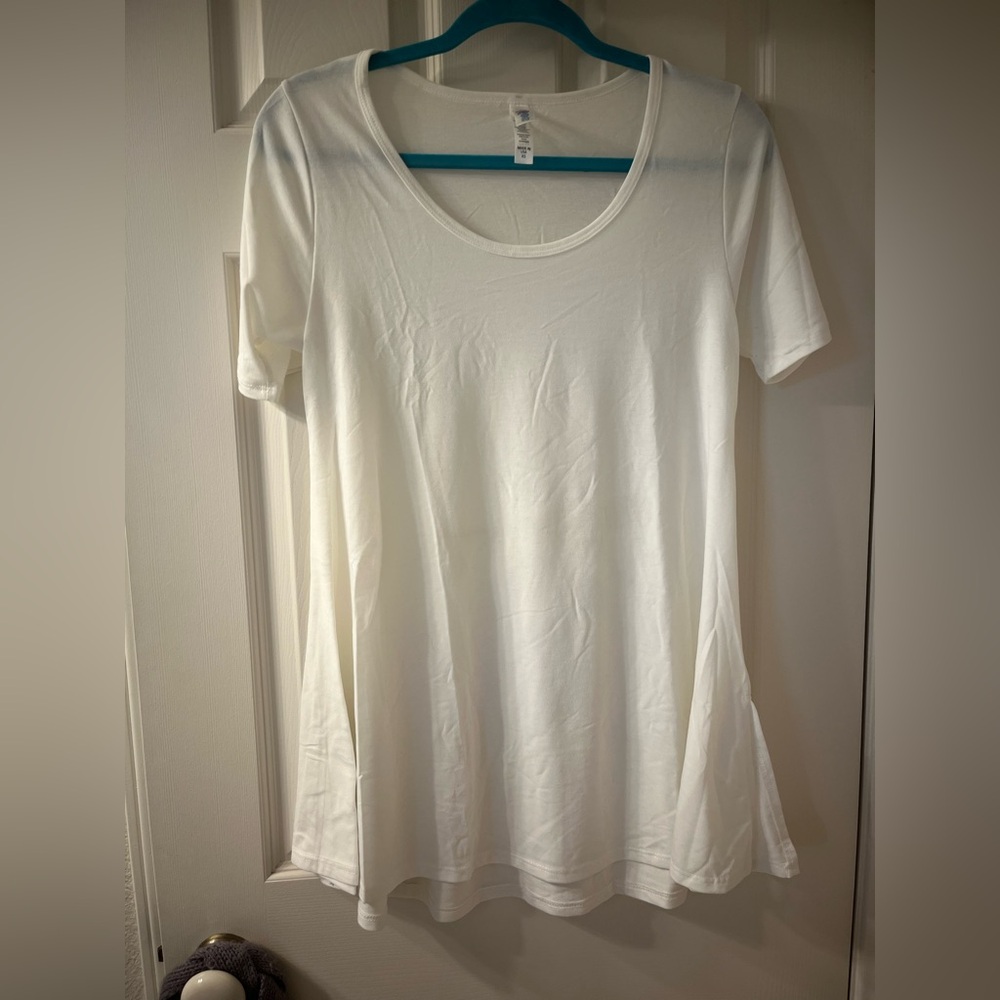 lularoe womenβs simply comfortable white short sleeve top